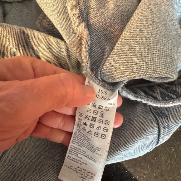 All Saints Light Blue Asymmetrical frayed hem denim skirt. Size 6 - Picture 6 of 8